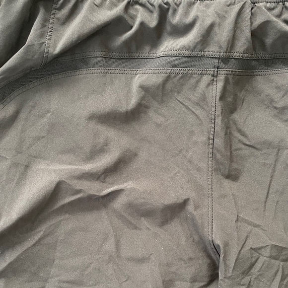 lululemon shorts | l men’s black - Picture 10 of 14